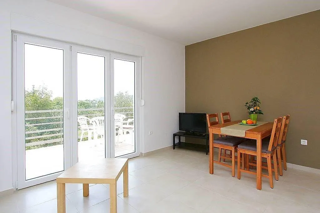 Apartments Mauri Pula