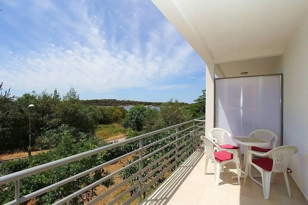 Apartments Mauri Pula