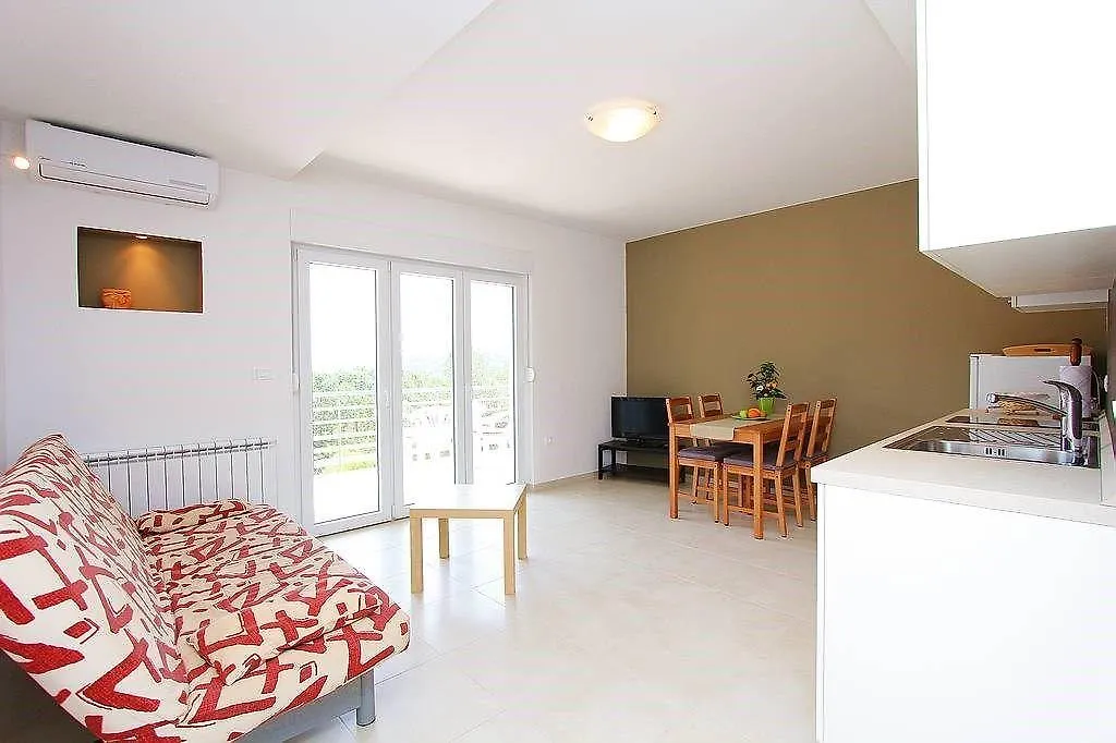 Apartments Mauri Pula