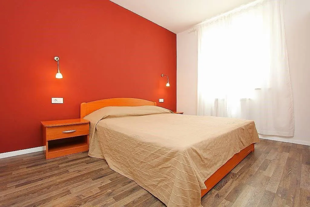 Apartments Mauri Pula 0*,